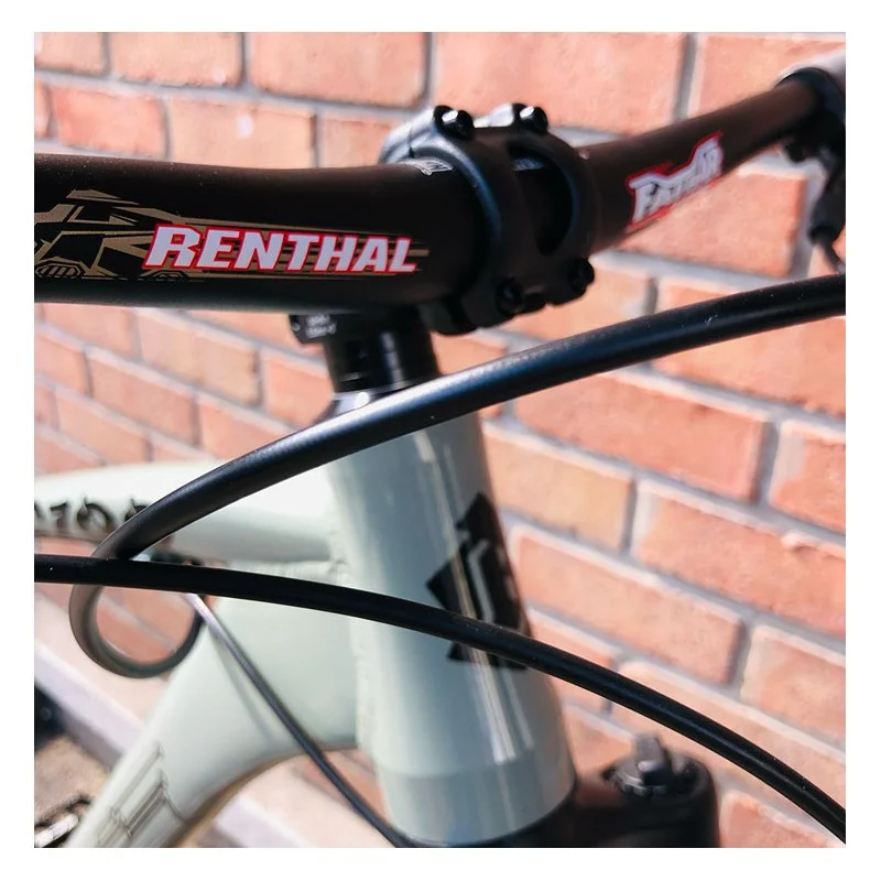 Custom Collective X Bikelife C100 Gris Béton 2022 2 Custom Collective X Bikelife C100 Gris Béton 2022 - Image 2